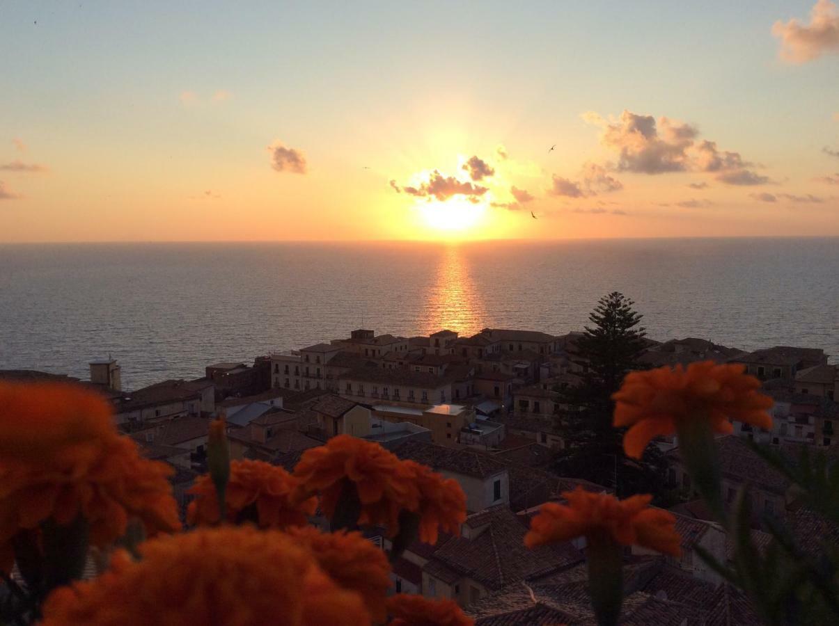 Il Terrazzo Su Pizzo Apartment Luaran gambar